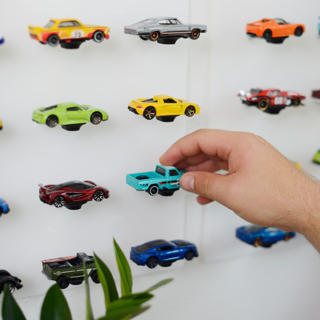 White Diecast Display - 1:64
