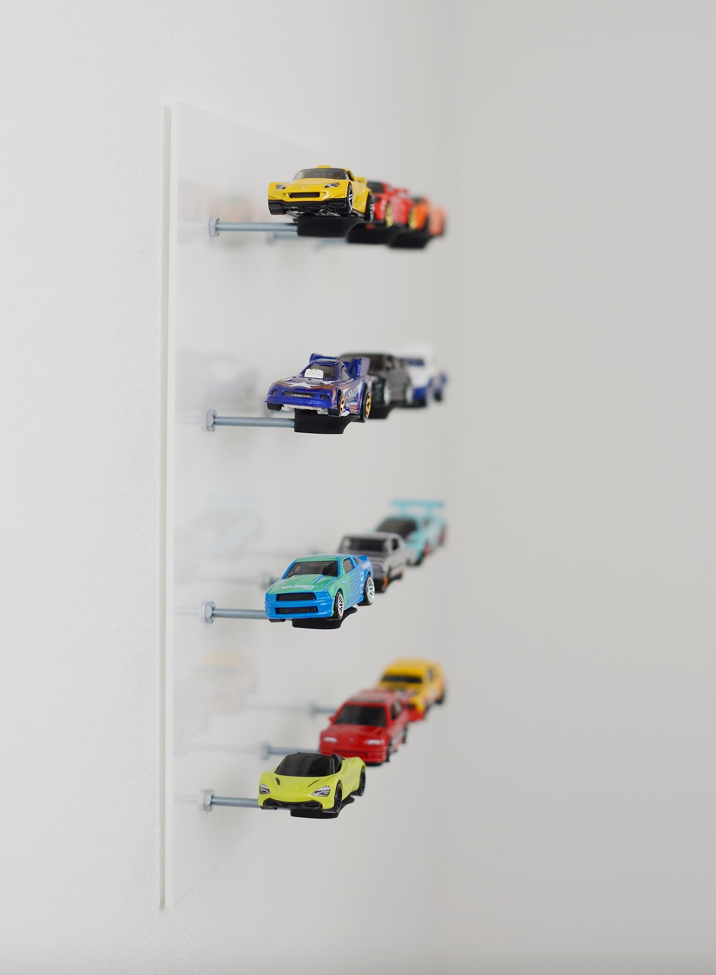 White Diecast Display - 1:64