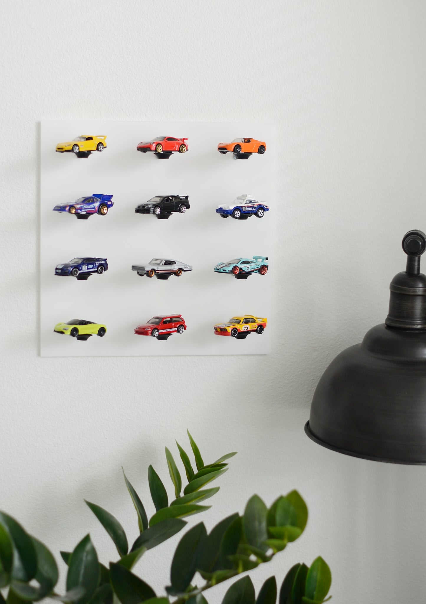 White Diecast Display - 1:64