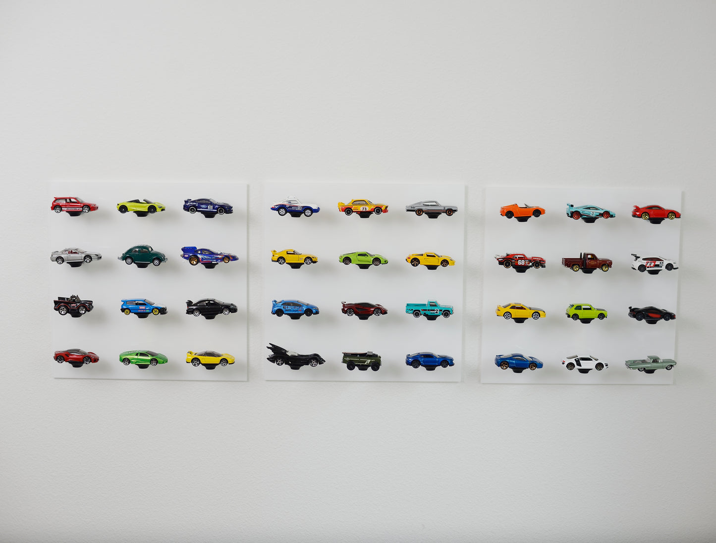 White Diecast Display - 1:64