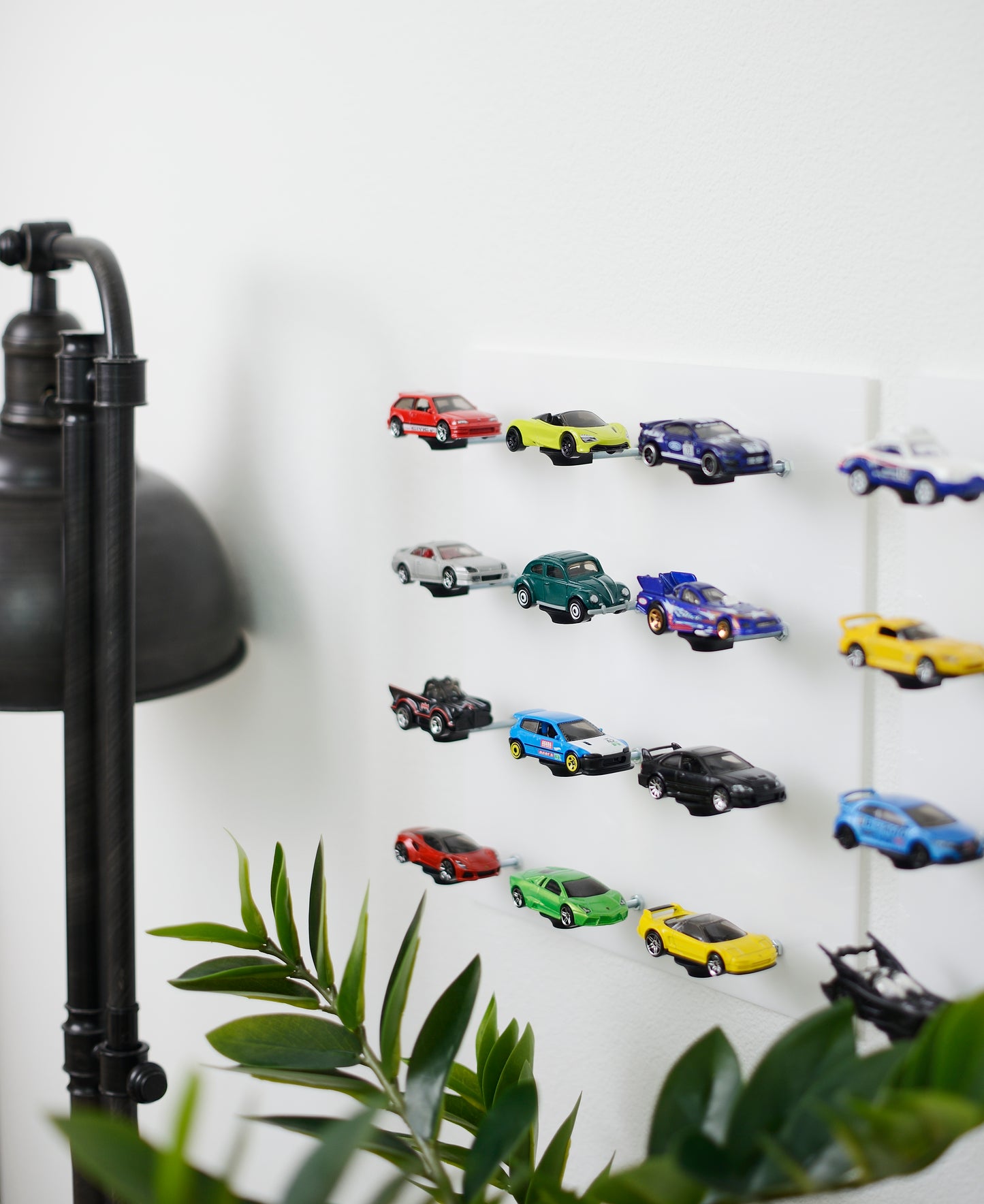 White Diecast Display - 1:64