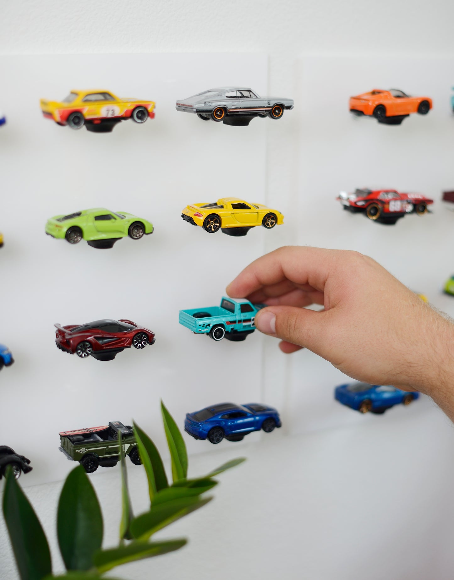White Diecast Display - 1:64