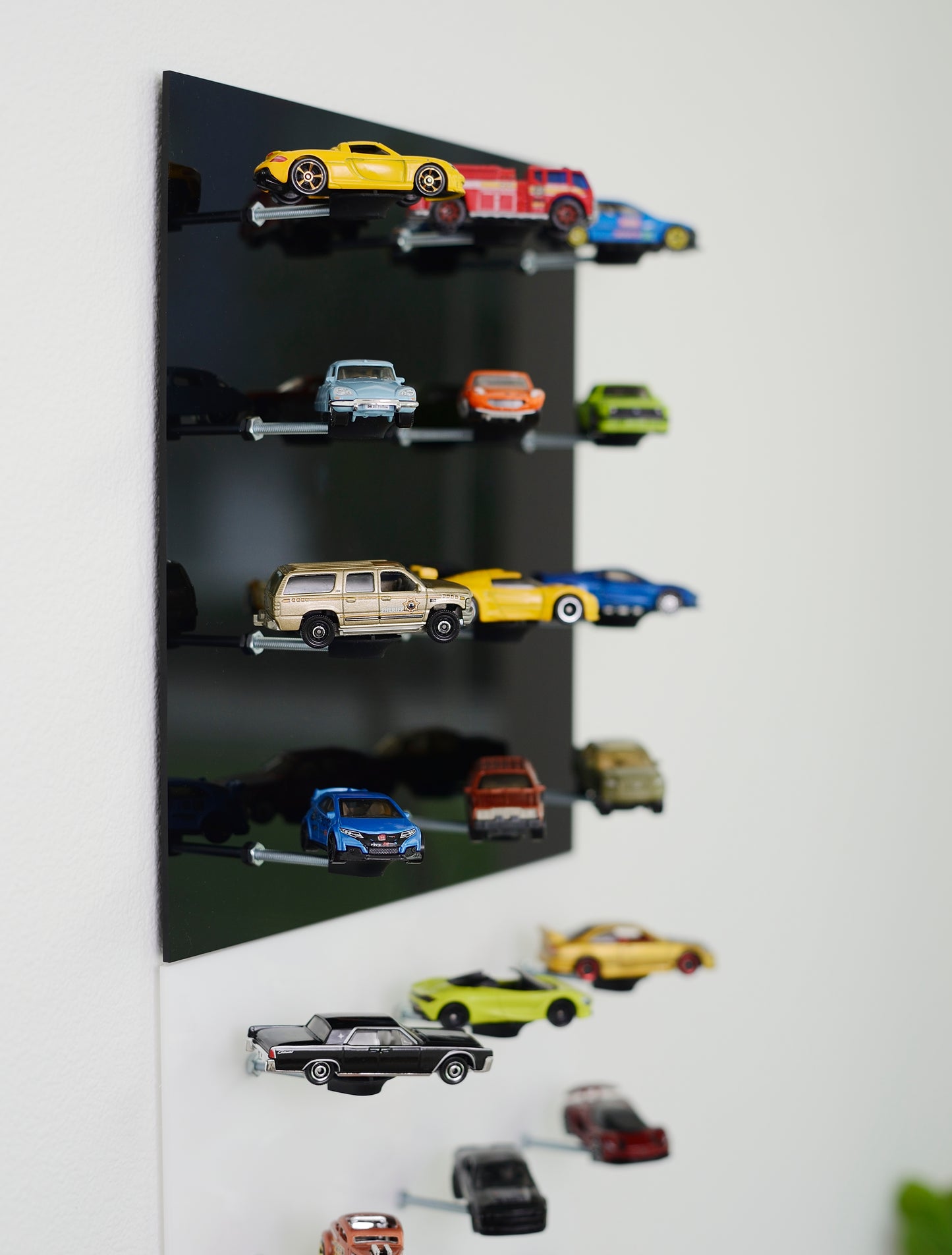 Black Diecast Display - 1:64
