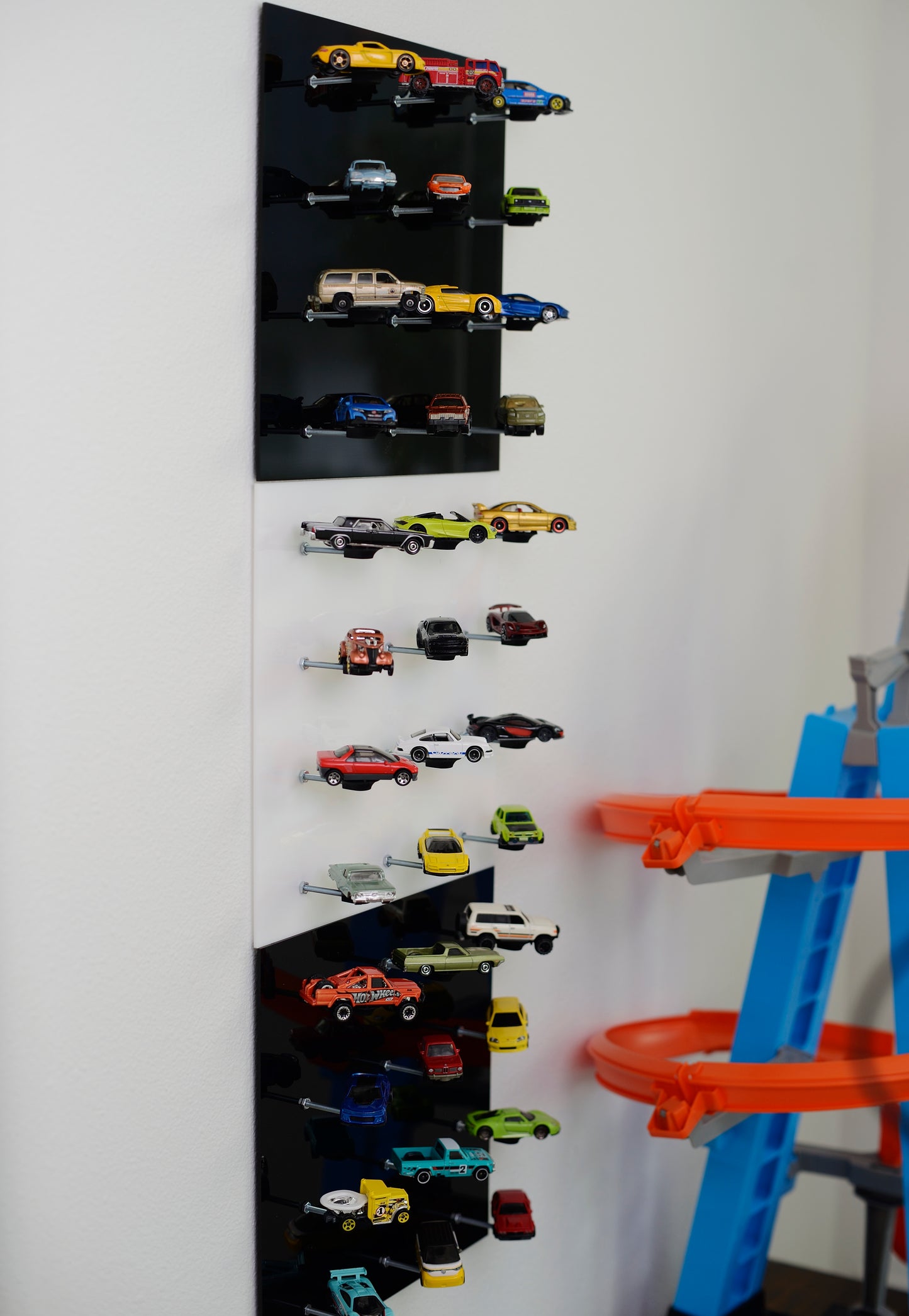 Black Diecast Display - 1:64