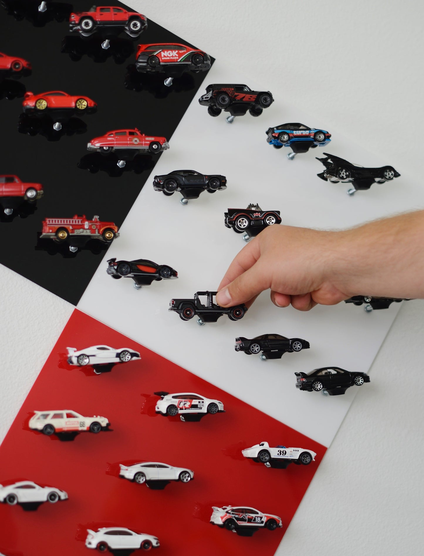 1:64 diecast display